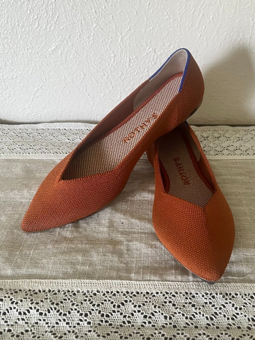 Women's Rothy's The Point Ballet Flat in Burnt Orange Rust Brown Size 5